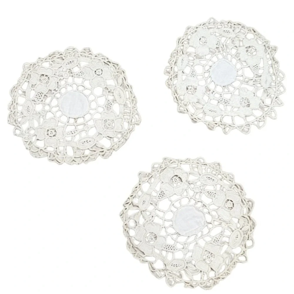 Vintage White Crochet Lace Floral Doilies Set of 3 Small‎ Round 4 Inch Coasters